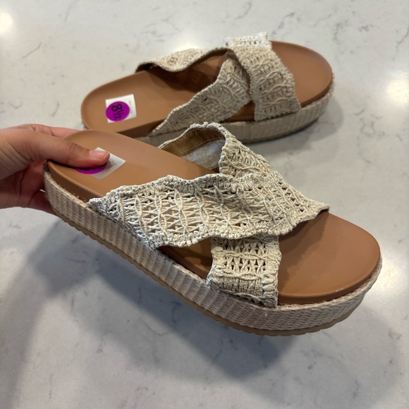 NWOT DV Dolce Vita Sivan Platform Sandal - Picture 6 of 6